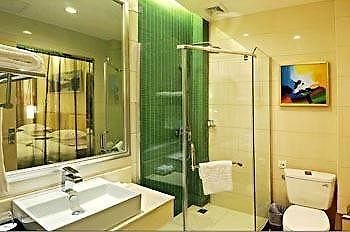 Nanchang Oriental Lark Hotel Exterior photo